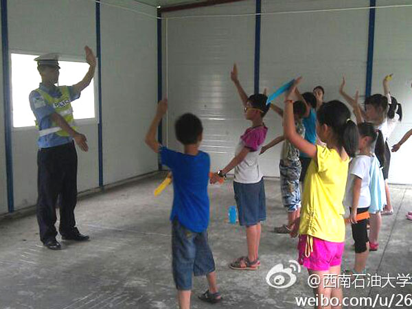 7��24��������ʯ�ʹ�W(xu��)У��(b��o)ӛ�߈F(tu��n)���Ű�֧��־Ը�(du��)�o���ӂ�������һ�ò�һ�ӵ��I(y��)�w�(y��n)�n�����а������t(y��)�����ώ����������ƌW(xu��)������ώ���N�I(y��)���(du��)�T��ϣ�������ӂ��ڸ����I(y��)�ώ�ָ��(d��o)�����܌�δ����������Mϣ�����D�顰���������ڽ̌�(d��o)���ӂ���ָͨ�]�Ļ��A(ch��)�ք���