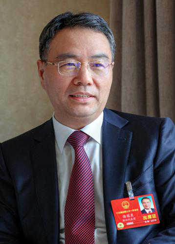 徐冠巨代表呼吁:要讓中國(guó)的卡車司機(jī)都能安心舒適地工作