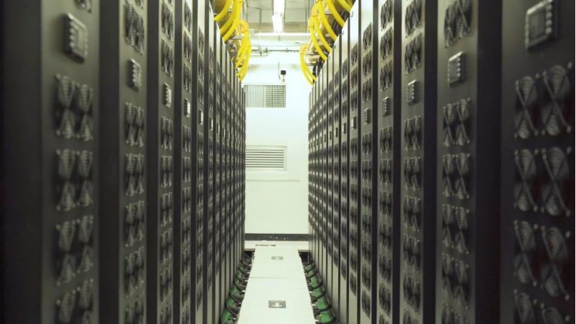 貴安超算中心內(nèi)的機(jī)房。人民網(wǎng) 陽茜攝