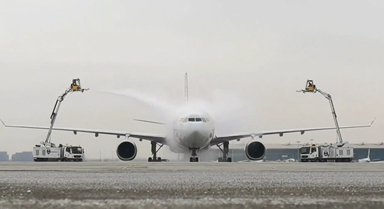 雪后飛機(jī)如何除冰？