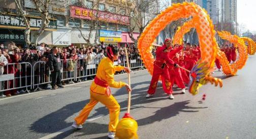 湖北荊州：民俗巡游年味濃