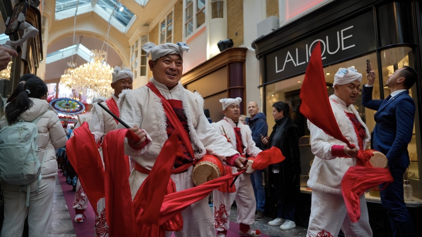 陜西安塞腰鼓亮相倫敦